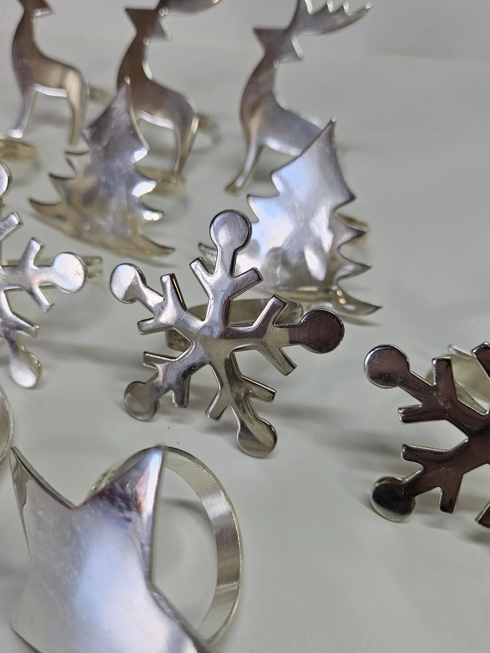Pier 1 Imports Silver Tone Holiday Napkin Rings Set 16 Reindeer Star Snowflake